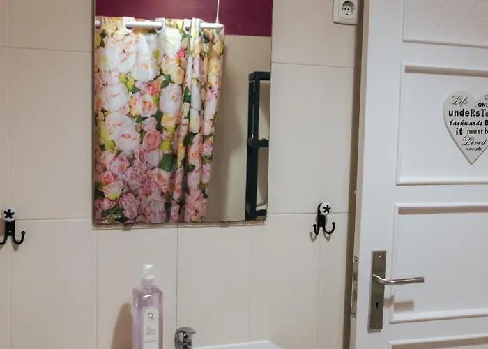 Πανσιόν Daniela's Central 307 *